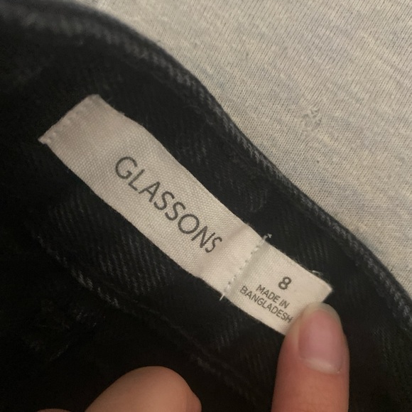 Black shorts - Picture 3 of 3